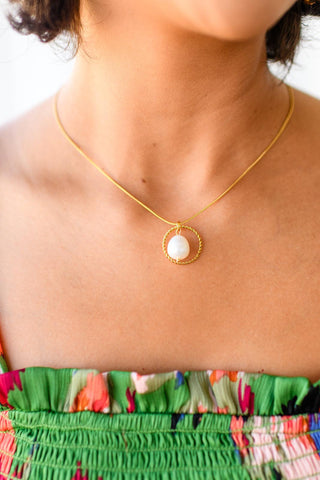 Center of the World Pearl Pendant Necklace - Crazy Daisy Boutique