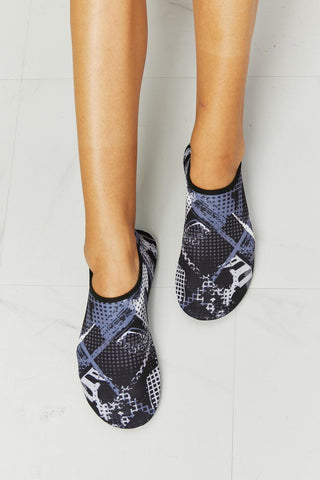MMshoes On The Shore Water Shoes in Black Pattern - Crazy Daisy Boutique