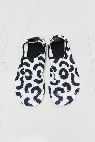 MMshoes On The Shore Water Shoes in White - Crazy Daisy Boutique