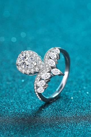 Stand Out Moissanite Ring - Crazy Daisy Boutique