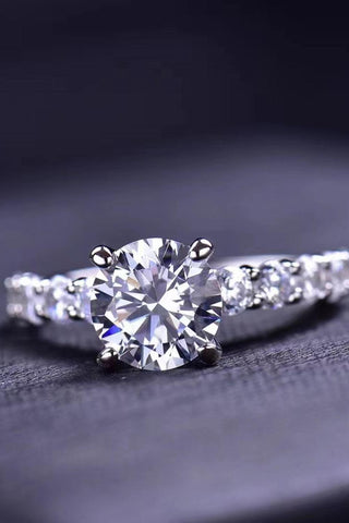 2 Carat 4-Prong Moissanite Ring - Crazy Daisy Boutique